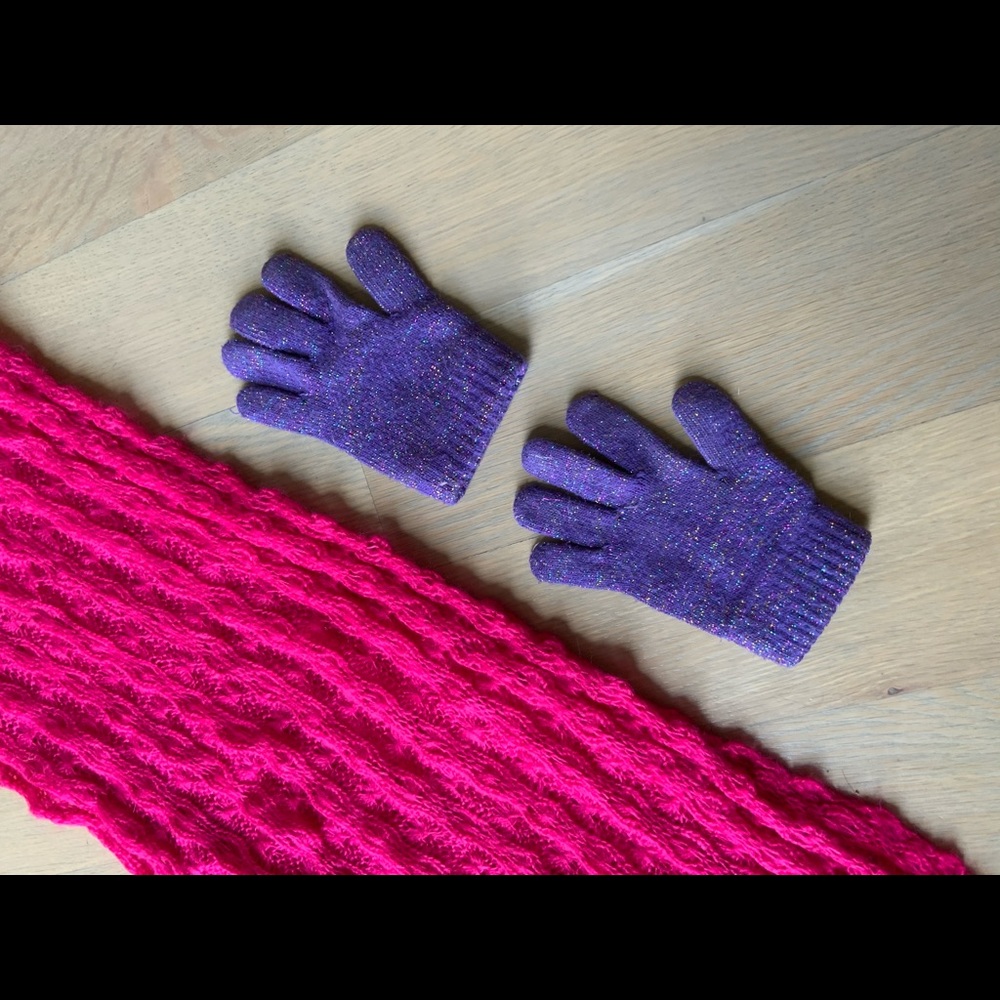 Colorful Scarf & Mittens - Picture 3 of 4